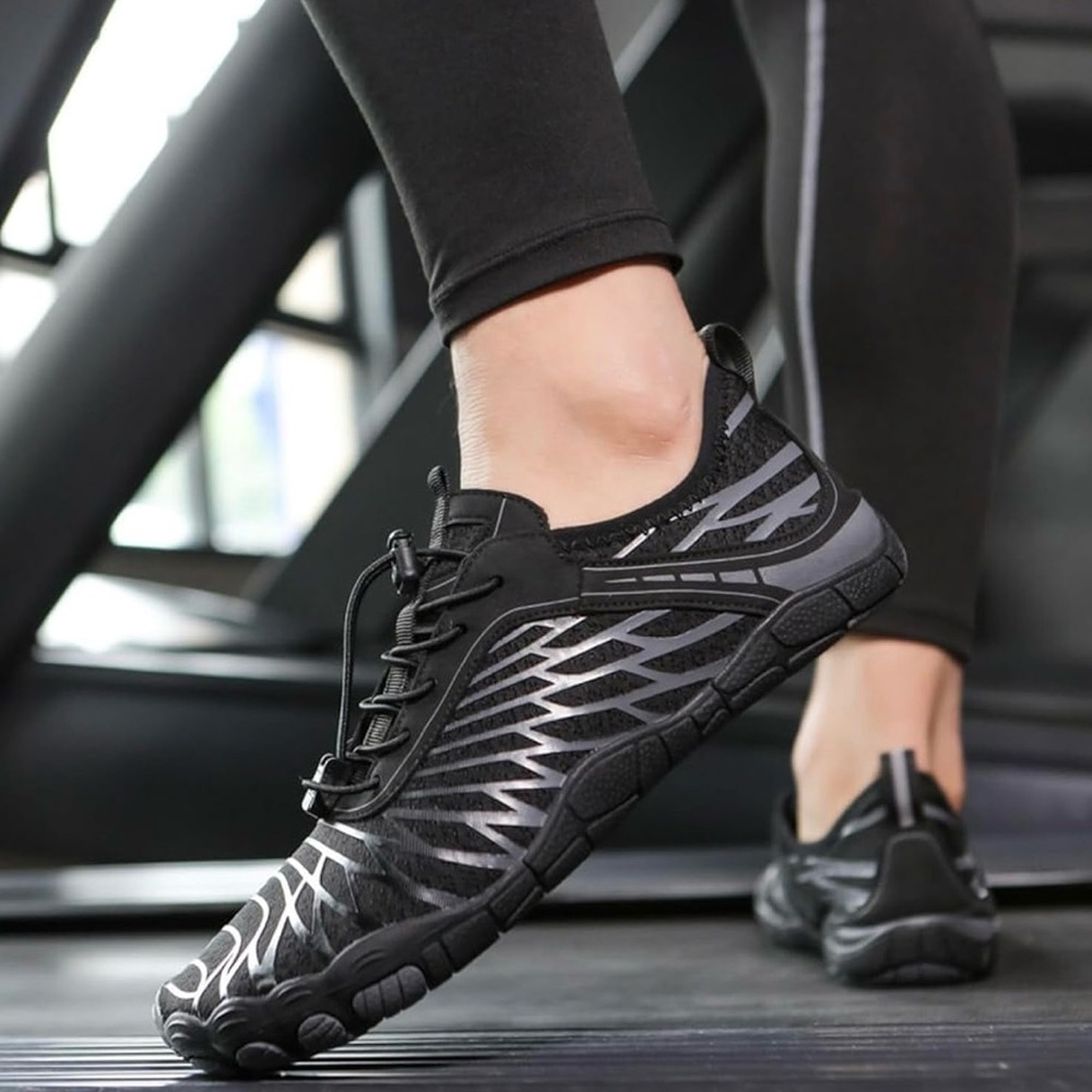 Hike barefoot shoes - Unisex size 41 Black and Gray Women's Sneakers NWT